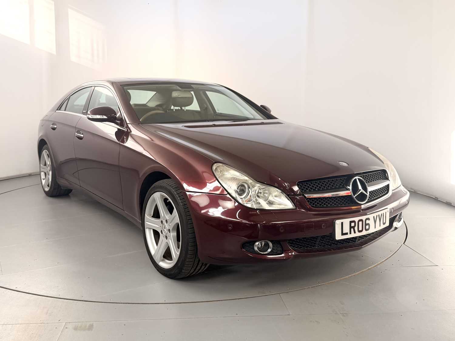 Lot 48 - 2006 Mercedes-Benz CLS320