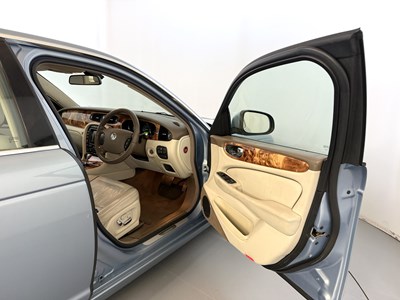 Lot 21 - 2007 Jaguar XJ Sovereign
