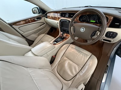 Lot 21 - 2007 Jaguar XJ Sovereign