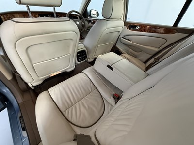 Lot 21 - 2007 Jaguar XJ Sovereign