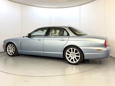 Lot 21 - 2007 Jaguar XJ Sovereign