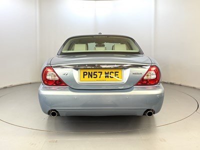 Lot 21 - 2007 Jaguar XJ Sovereign
