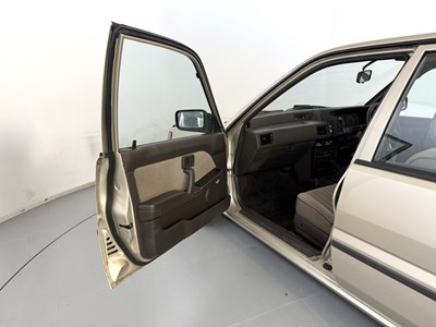 Lot 105 - 1990 Nissan Sunny