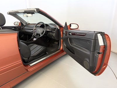 Lot 30 - 1999 Mercedes-Benz CLK320