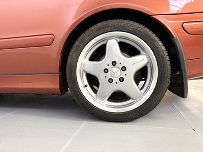 Lot 30 - 1999 Mercedes-Benz CLK320