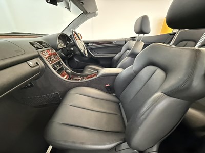 Lot 30 - 1999 Mercedes-Benz CLK320