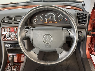 Lot 30 - 1999 Mercedes-Benz CLK320