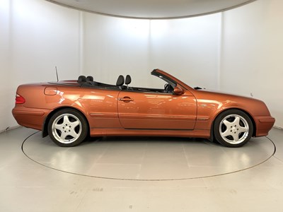 Lot 30 - 1999 Mercedes-Benz CLK320