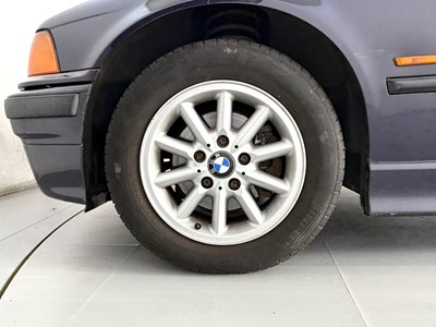 Lot 166 - 1997 BMW 328i