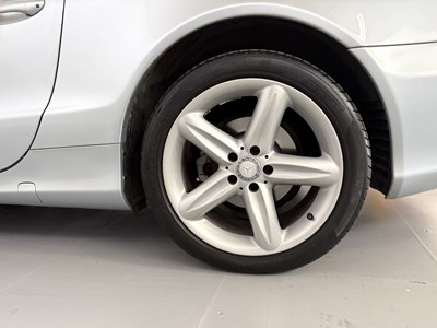Lot 113 - 2004 Mercedes-Benz SL350