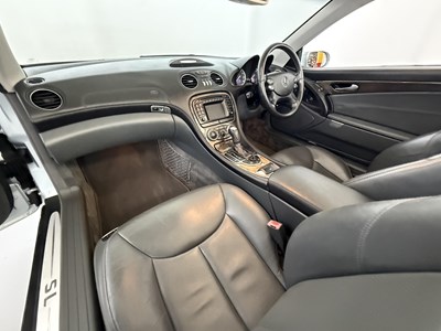 Lot 113 - 2004 Mercedes-Benz SL350