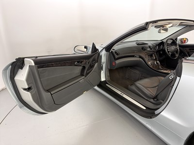 Lot 113 - 2004 Mercedes-Benz SL350