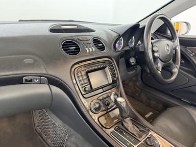 Lot 113 - 2004 Mercedes-Benz SL350