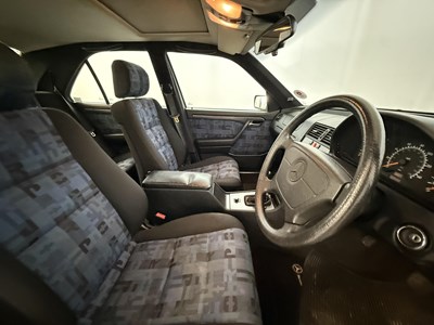 Lot 110 - 1997 Mercedes-Benz C180