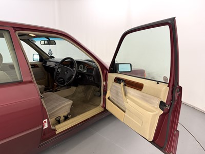 Lot 88 - 1989 Mercedes-Benz 190D