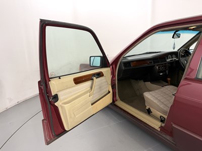 Lot 88 - 1989 Mercedes-Benz 190D