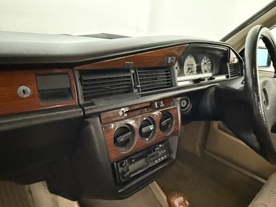 Lot 88 - 1989 Mercedes-Benz 190D