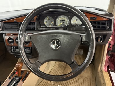 Lot 88 - 1989 Mercedes-Benz 190D