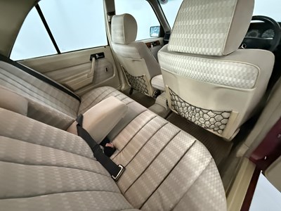 Lot 88 - 1989 Mercedes-Benz 190D