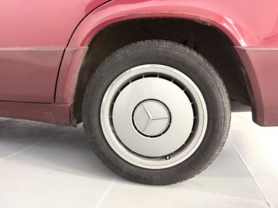 Lot 88 - 1989 Mercedes-Benz 190D