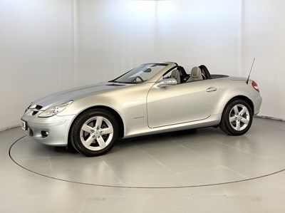 Lot 34 - 2005 Mercedes-Benz SLK200