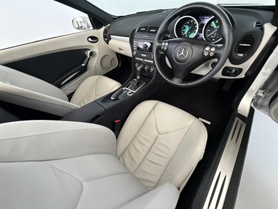 Lot 34 - 2005 Mercedes-Benz SLK200