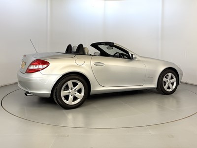 Lot 34 - 2005 Mercedes-Benz SLK200