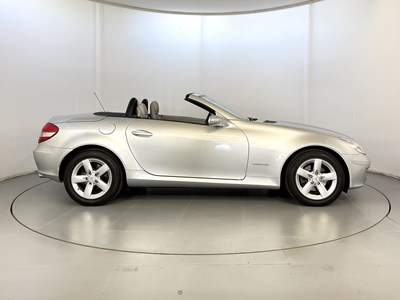 Lot 34 - 2005 Mercedes-Benz SLK200