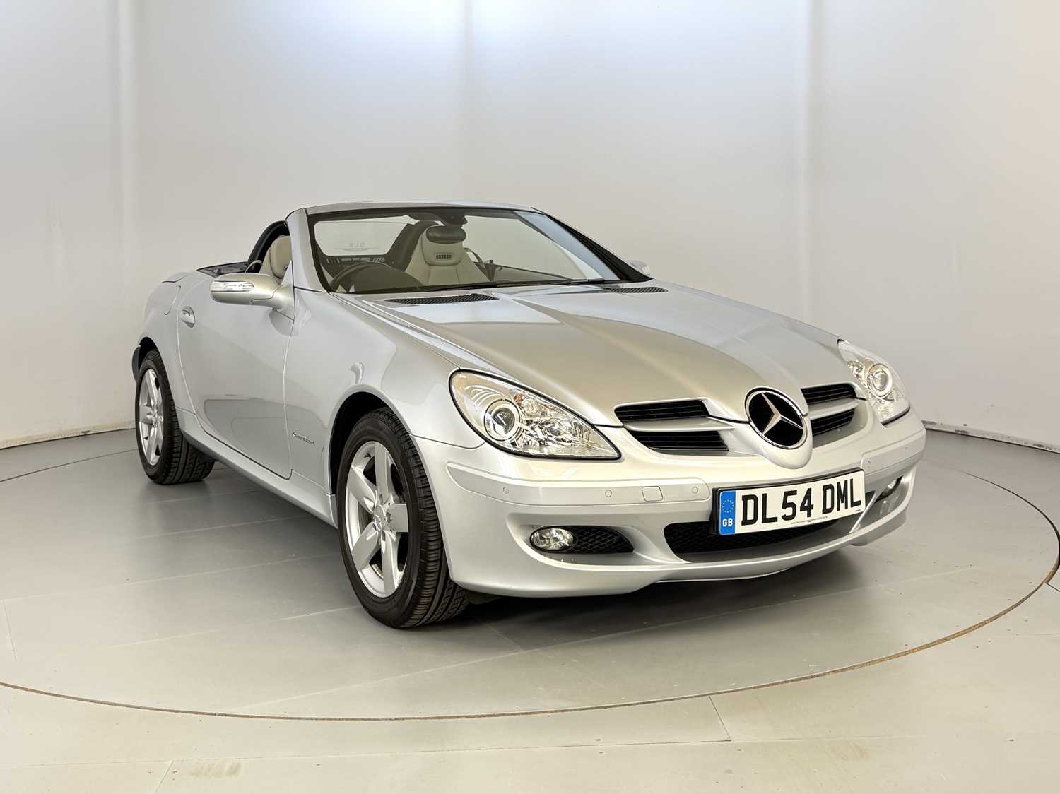 Lot 34 - 2005 Mercedes-Benz SLK200
