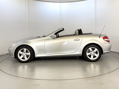 Lot 34 - 2005 Mercedes-Benz SLK200