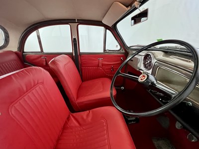 Lot 112 - 1968 Morris 1000 Saloon