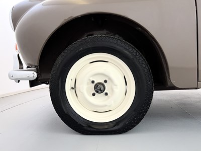 Lot 112 - 1968 Morris 1000 Saloon