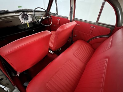 Lot 112 - 1968 Morris 1000 Saloon