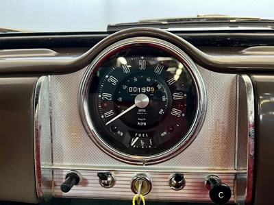 Lot 112 - 1968 Morris 1000 Saloon