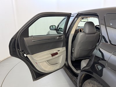 Lot 55 - 2007 Chrysler 300C