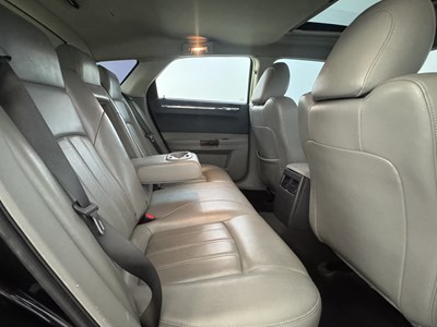 Lot 55 - 2007 Chrysler 300C