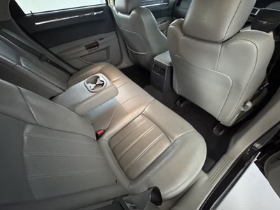 Lot 55 - 2007 Chrysler 300C