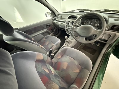 Lot 61 - 1999 Renault Clio - NO RESERVE