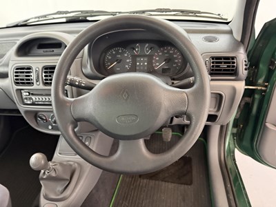 Lot 61 - 1999 Renault Clio - NO RESERVE