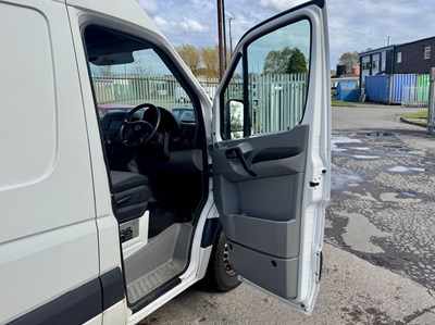 Lot 123 - 2014 Volkswagen Crafter Camper / Garage