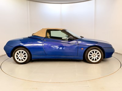 Lot 143 - 2000 Alfa Romeo Spider