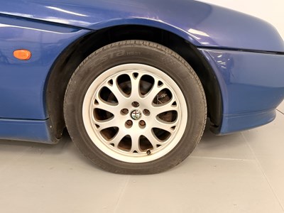 Lot 143 - 2000 Alfa Romeo Spider