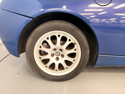 Lot 143 - 2000 Alfa Romeo Spider