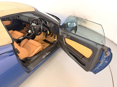 Lot 143 - 2000 Alfa Romeo Spider