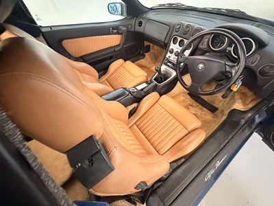 Lot 143 - 2000 Alfa Romeo Spider