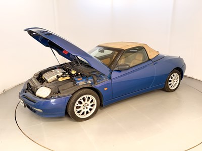 Lot 143 - 2000 Alfa Romeo Spider