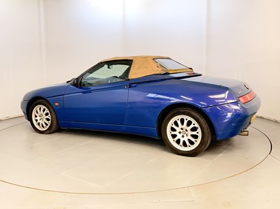 Lot 143 - 2000 Alfa Romeo Spider