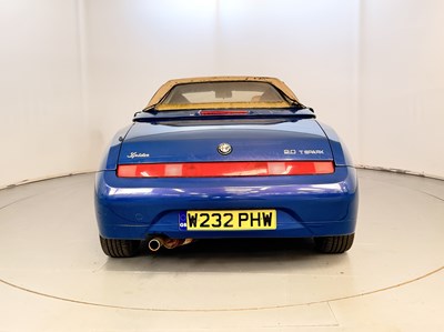 Lot 143 - 2000 Alfa Romeo Spider