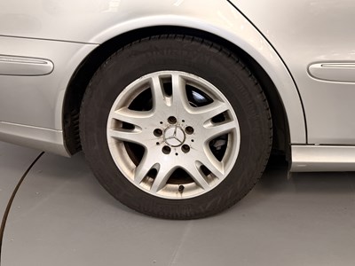 Lot 154 - 2004 Mercedes-Benz E320