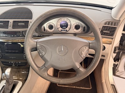 Lot 154 - 2004 Mercedes-Benz E320